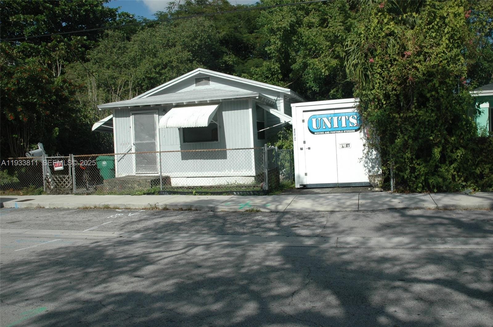 3537 Charles Avenue — photo 3
