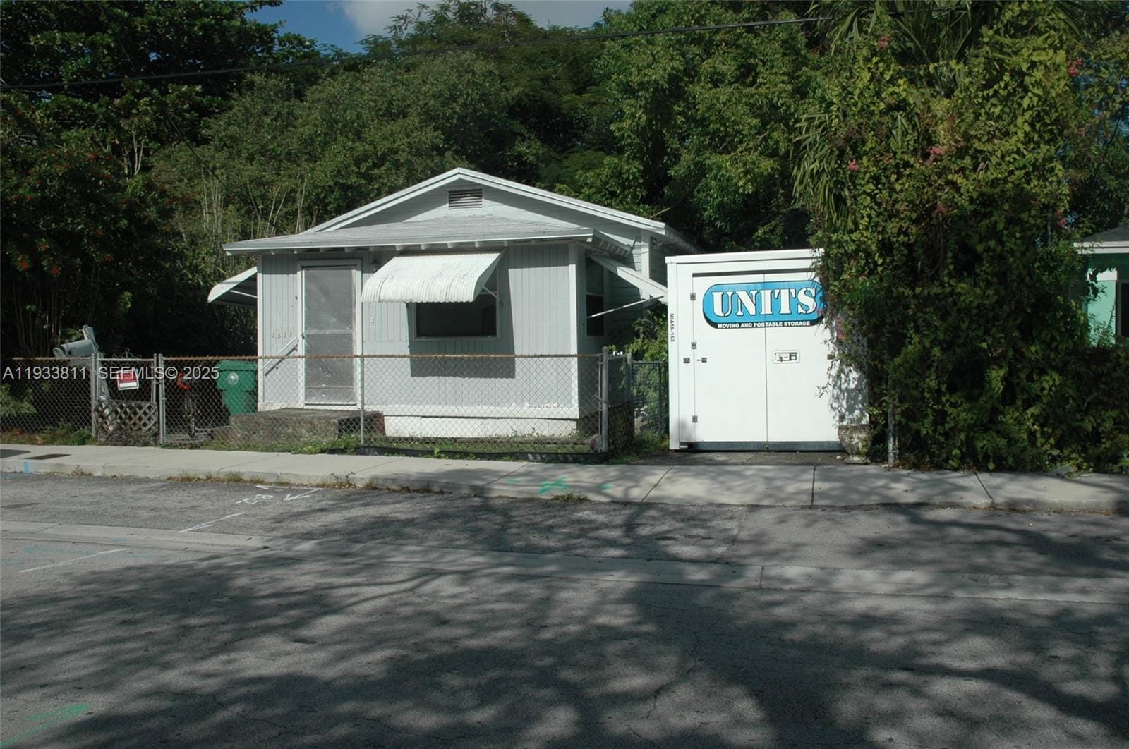 3537 Charles Avenue — photo 4