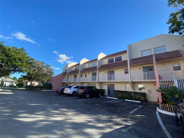 3750 NW 115th Avenue 7-5, sold in Coral Springs Estate Town, Coral Springs, FL