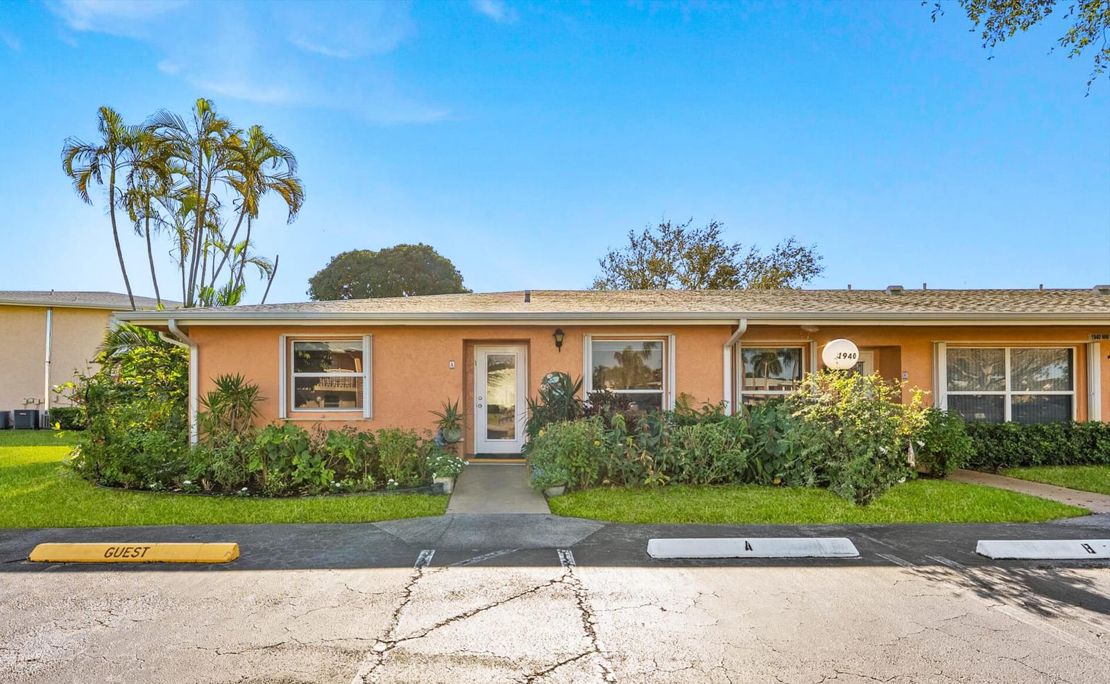 1940 NW 13th Street 12-a — photo 2