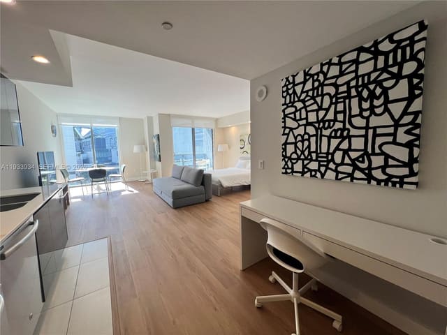 31 SE 6th Street 703, Miami, FL 33131