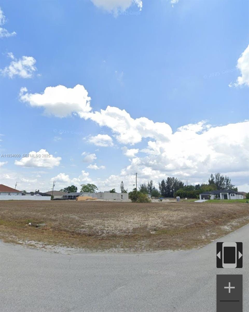 302 NE 10 Street — photo 2