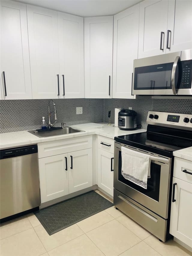 8745 Shadow Wood Boulevard 105, Ramblewood Court, Coral Springs, FL