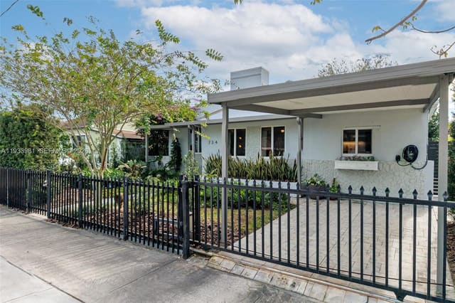 734 NW 75th Street, sold in Stephen Manor, Miami, FL