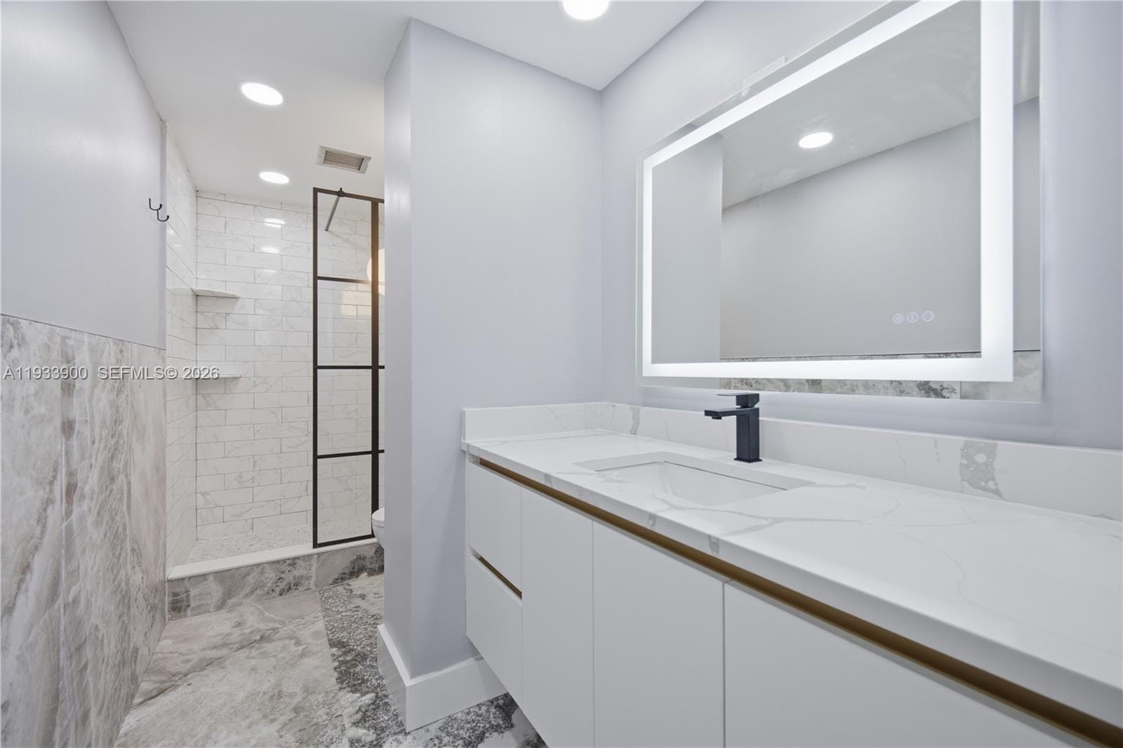4200 Hillcrest Drive 802 — photo 12
