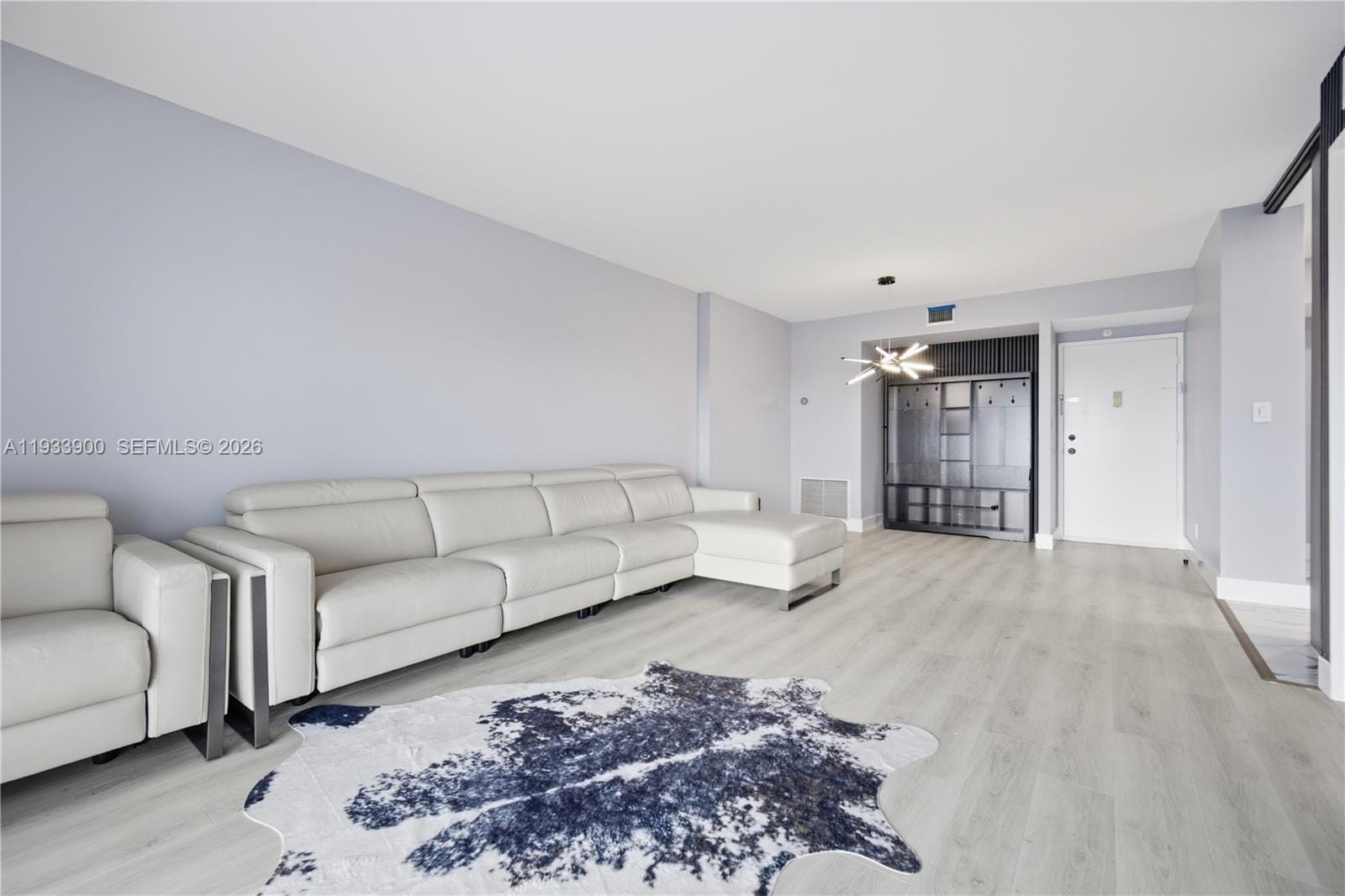 4200 Hillcrest Drive 802 — photo 9