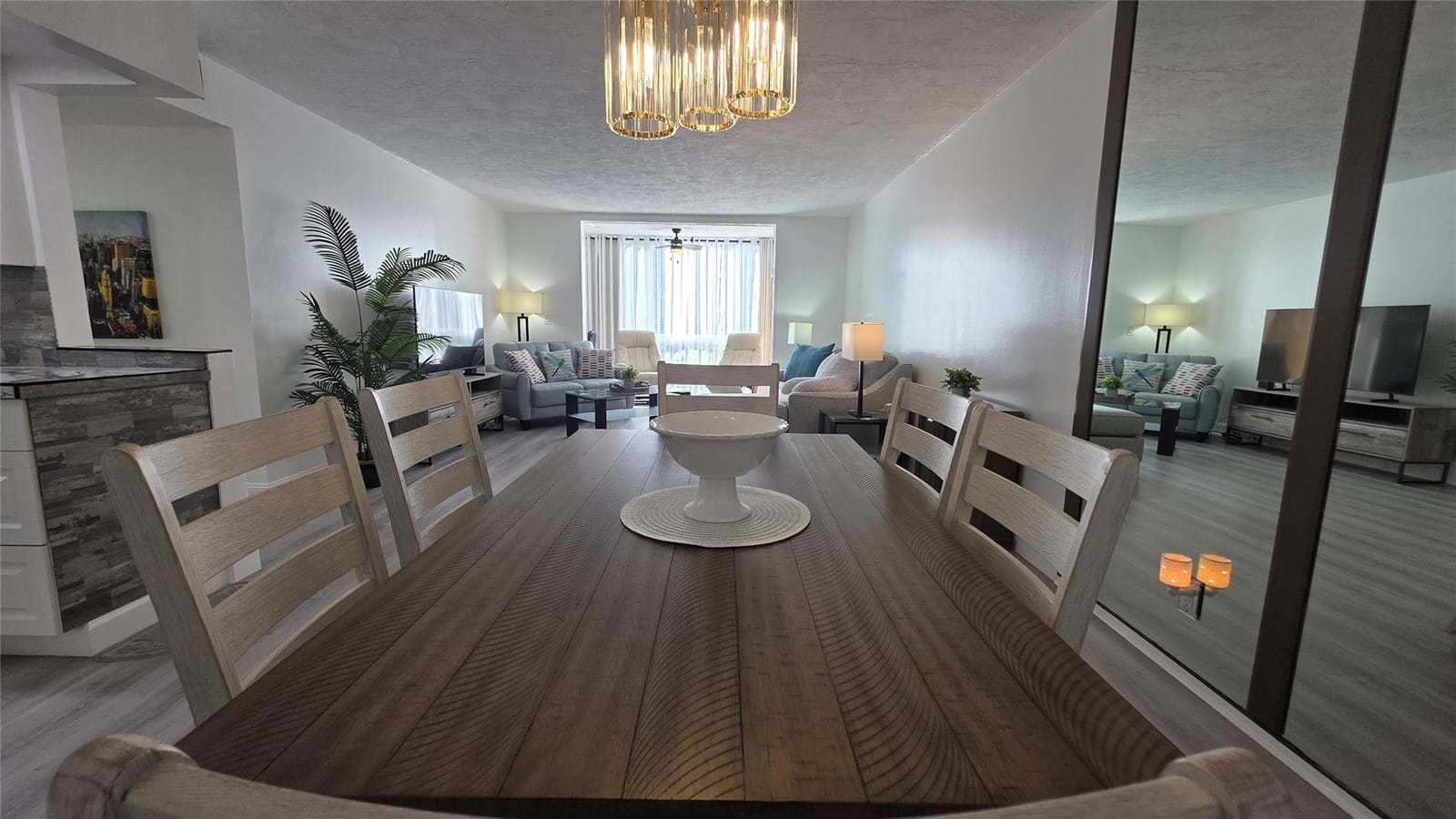 2831 Somerset Drive 105 — photo 2