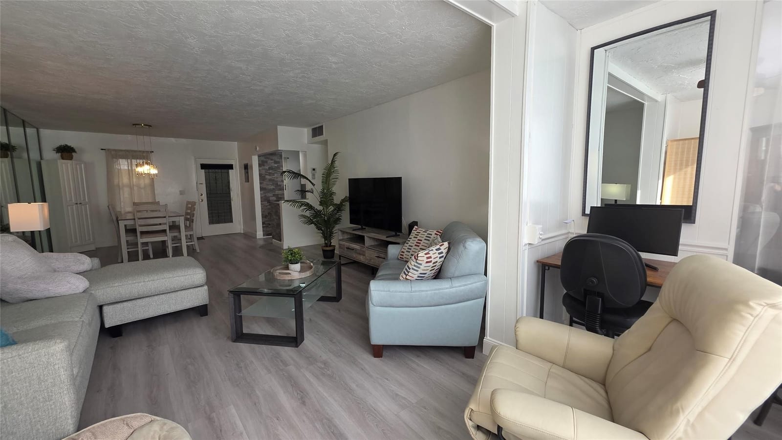 2831 Somerset Drive 105 — photo 11