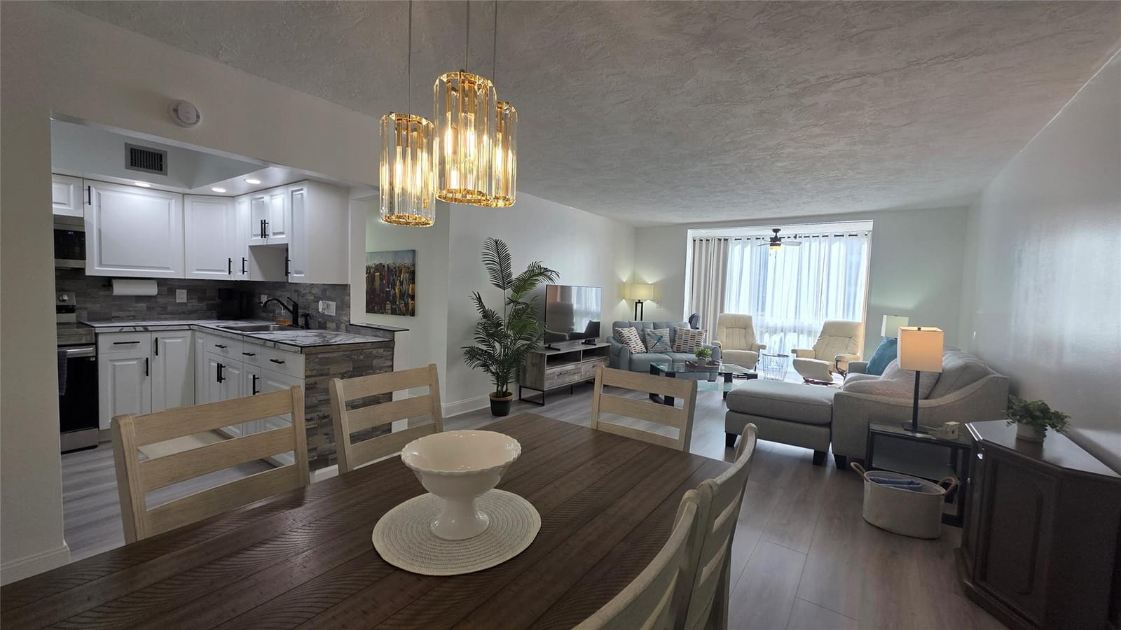 2831 Somerset Drive 105 — photo 3