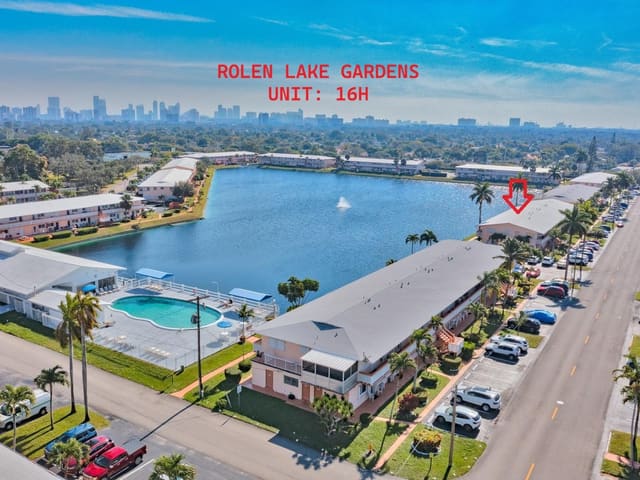 901 SW 11th Avenue 16H, sold in Rolen Lake, Hallandale Beach, FL