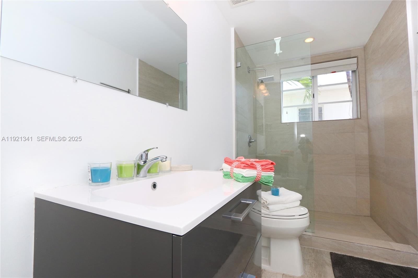 811 Jefferson Avenue 105 — photo 5