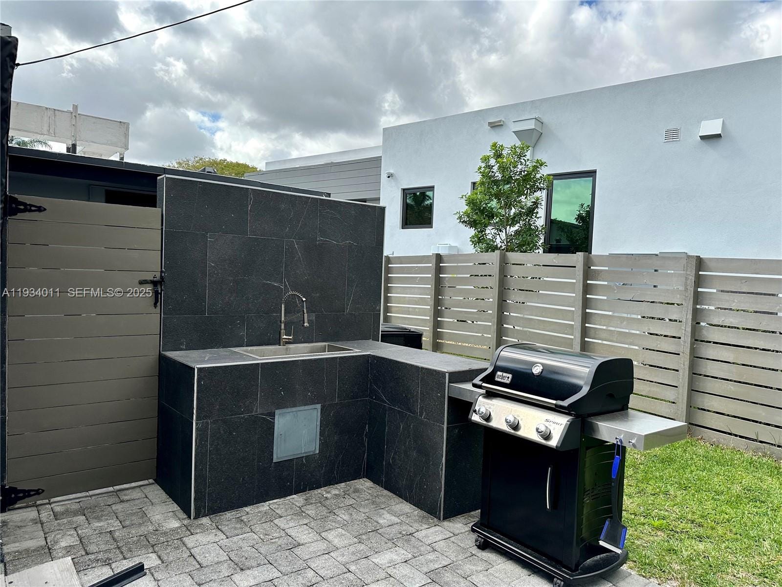 513 NW 30th Street — photo 10