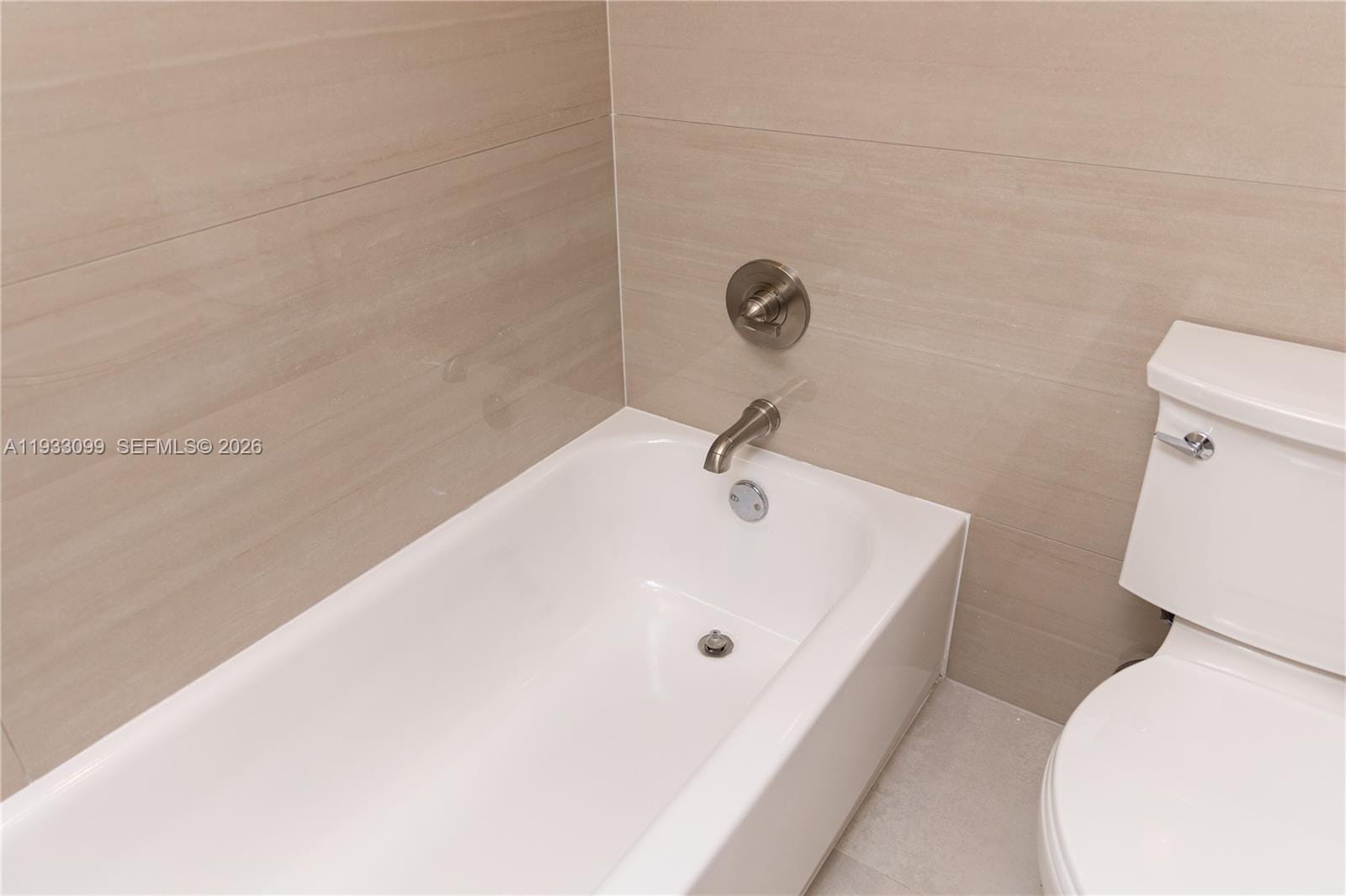 3625 N Country Club Drive 309 — photo 11
