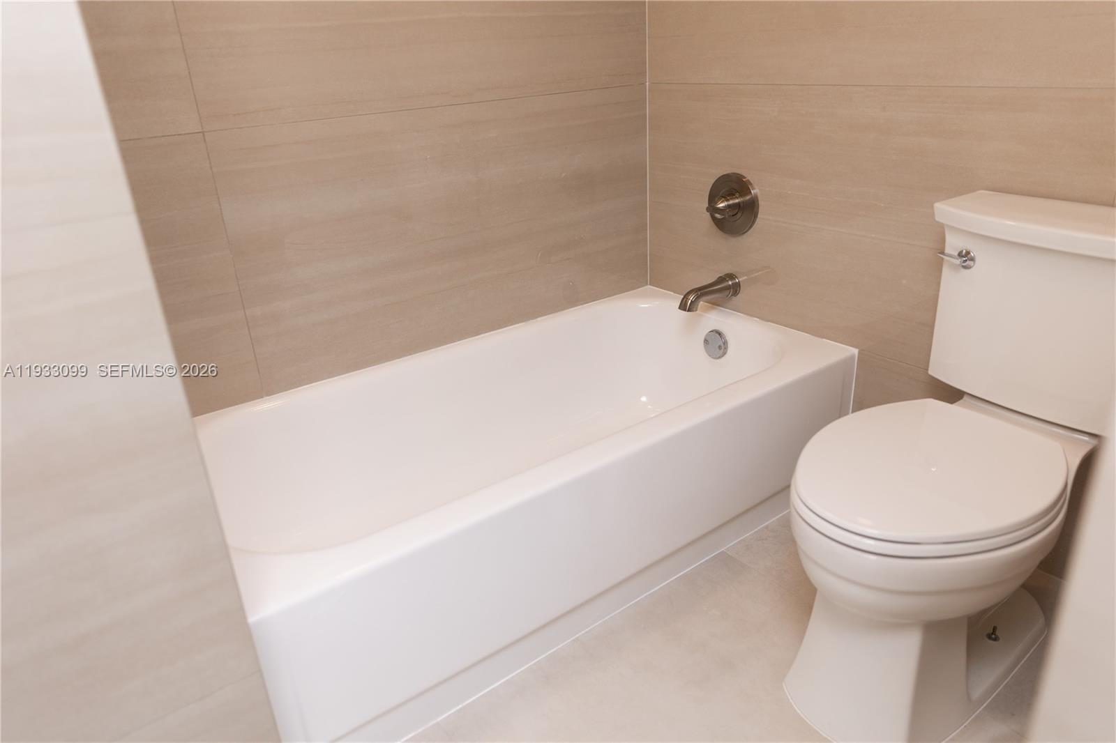 3625 N Country Club Drive 309 — photo 10