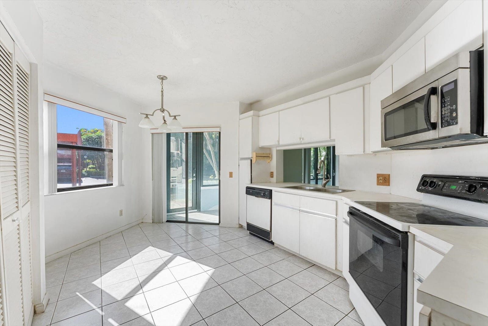 7507 La Paz Boulevard N101 — photo 8