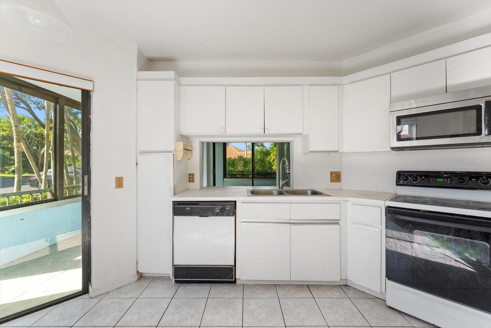 7507 La Paz Boulevard N101 — photo 10