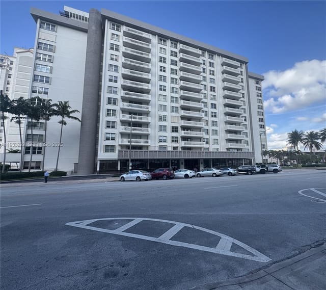 625 Biltmore Way 1103, Gables Plaza, Coral Gables, FL