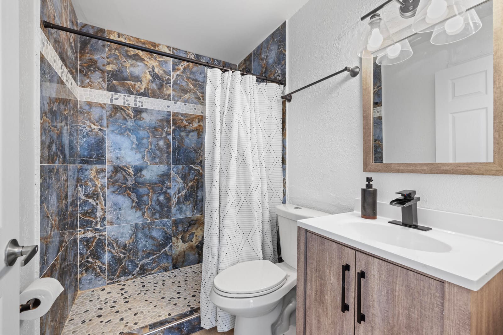 4626 Lakeside Circle — photo 11