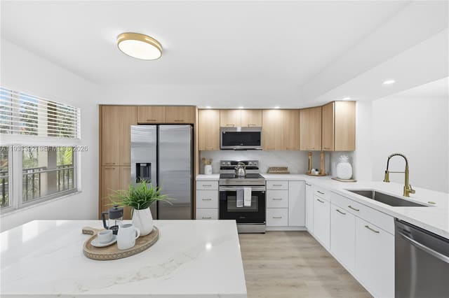 1101 SW 128th Terrace 313C, sold in Cambridge At Century, Pembroke Pines, FL