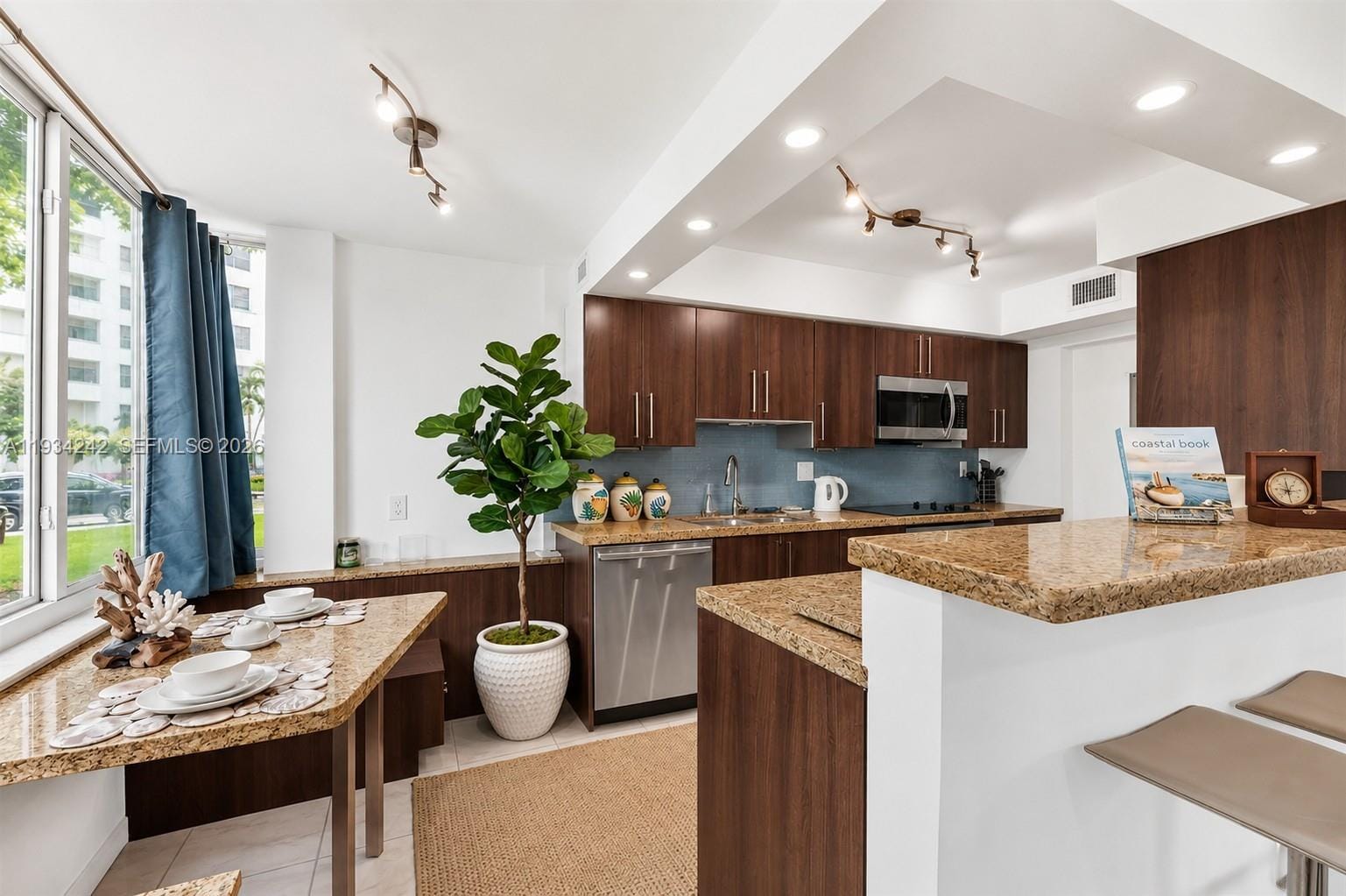 250 180th Drive 155 — photo 3