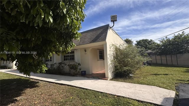 17247 SW 112th Place 21044, sold in Green Hills Park West No, Miami, FL