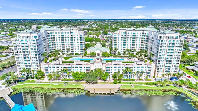350 N Federal Highway 1208, sold in Casa Costa Condo, Boynton Beach, FL