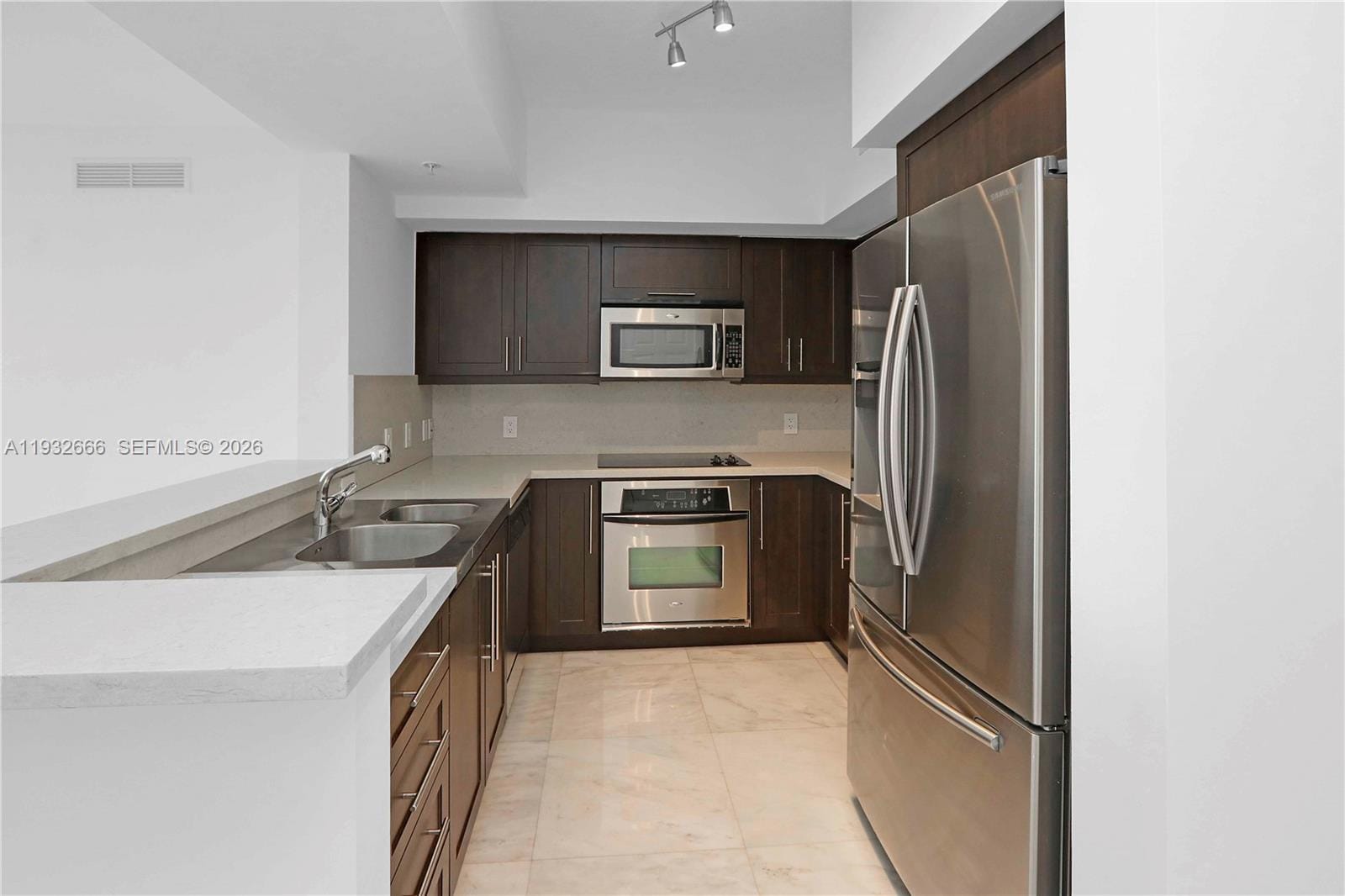 888 S Douglas Road 1203, Coral Gables, FL 33134 photo 12
