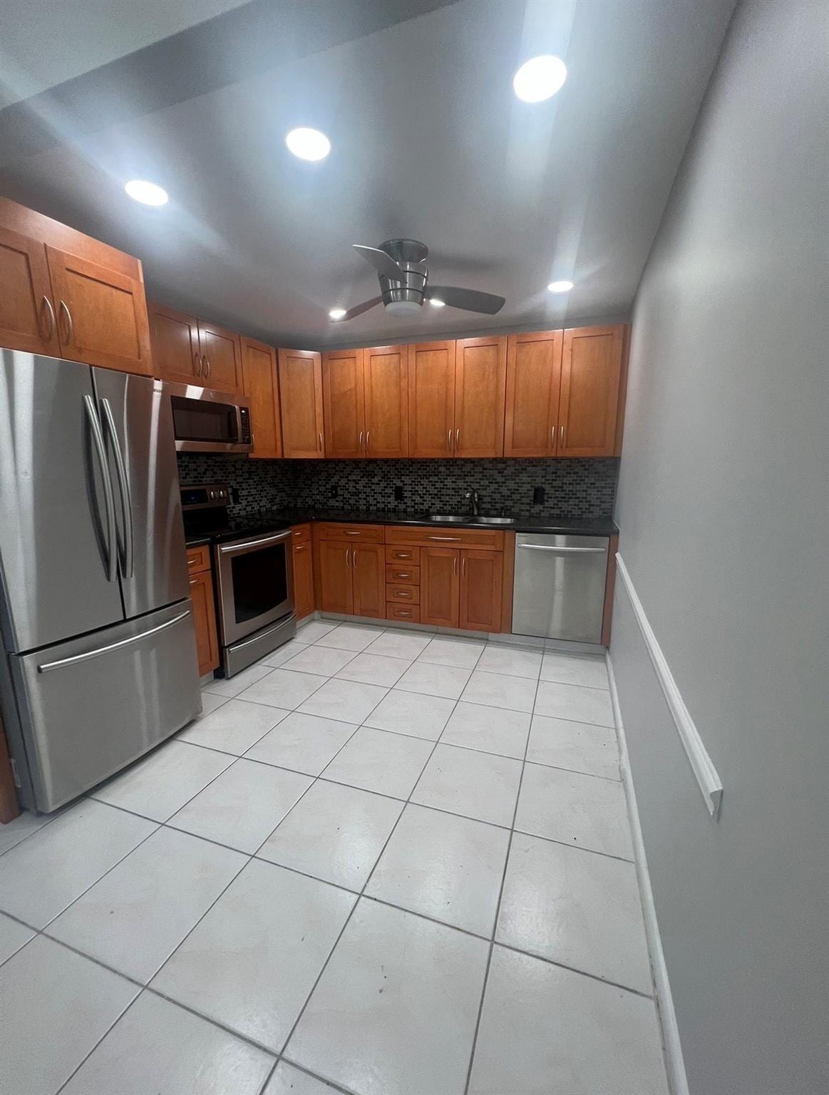 3050 Wolverton C 3050 — photo 2