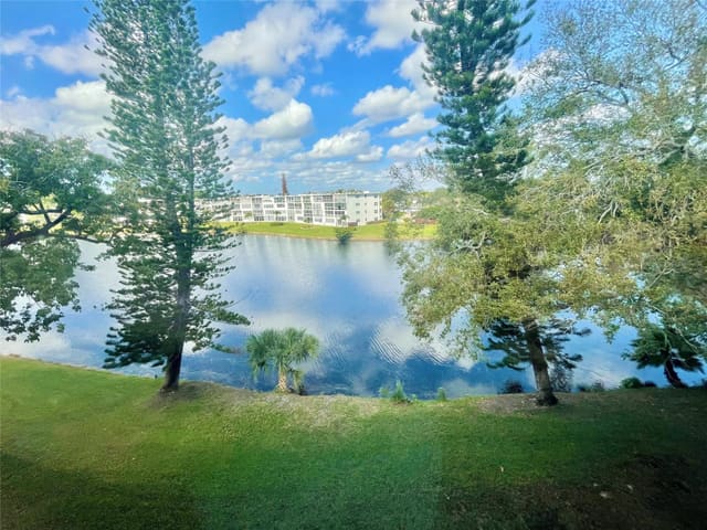 4024 Cambridge B 4024, Deerfield Beach, FL 33442