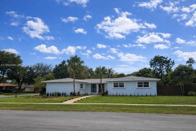 6800 NW 7th Street, sold in Plantation Gardens Sec 5, Plantation, FL