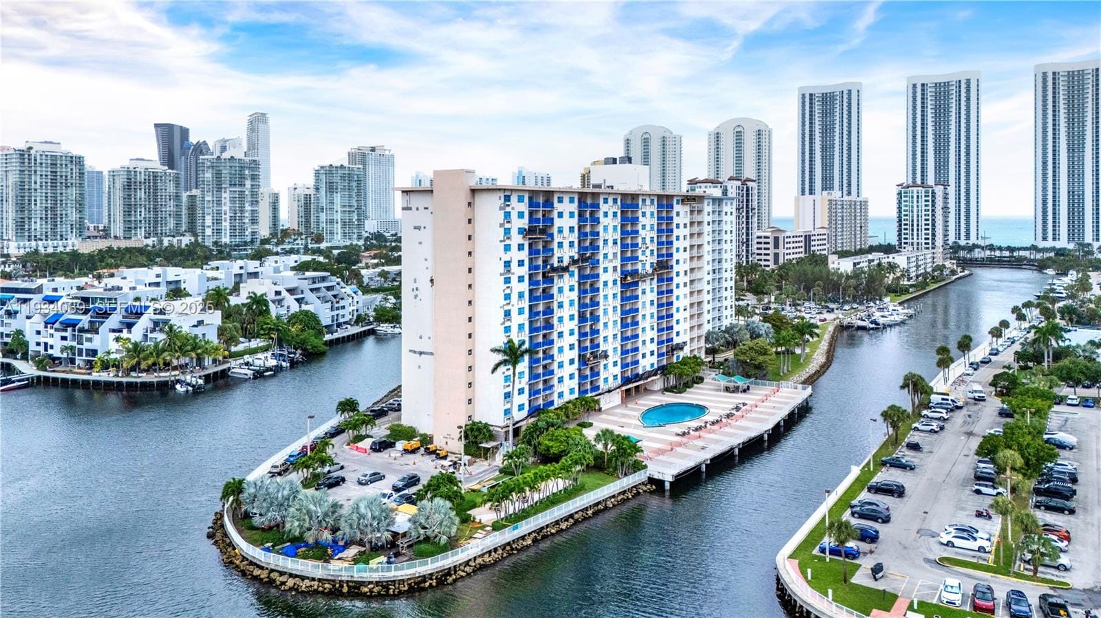 400 Kings Point Drive 1604 — photo 4