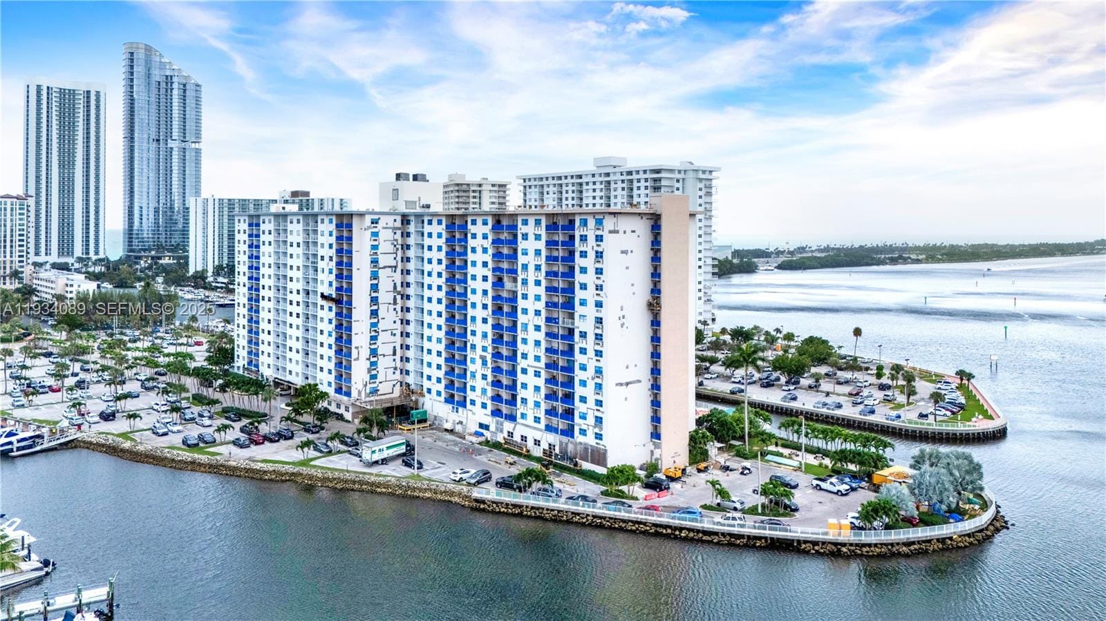 400 Kings Point Drive 1604 — photo 5