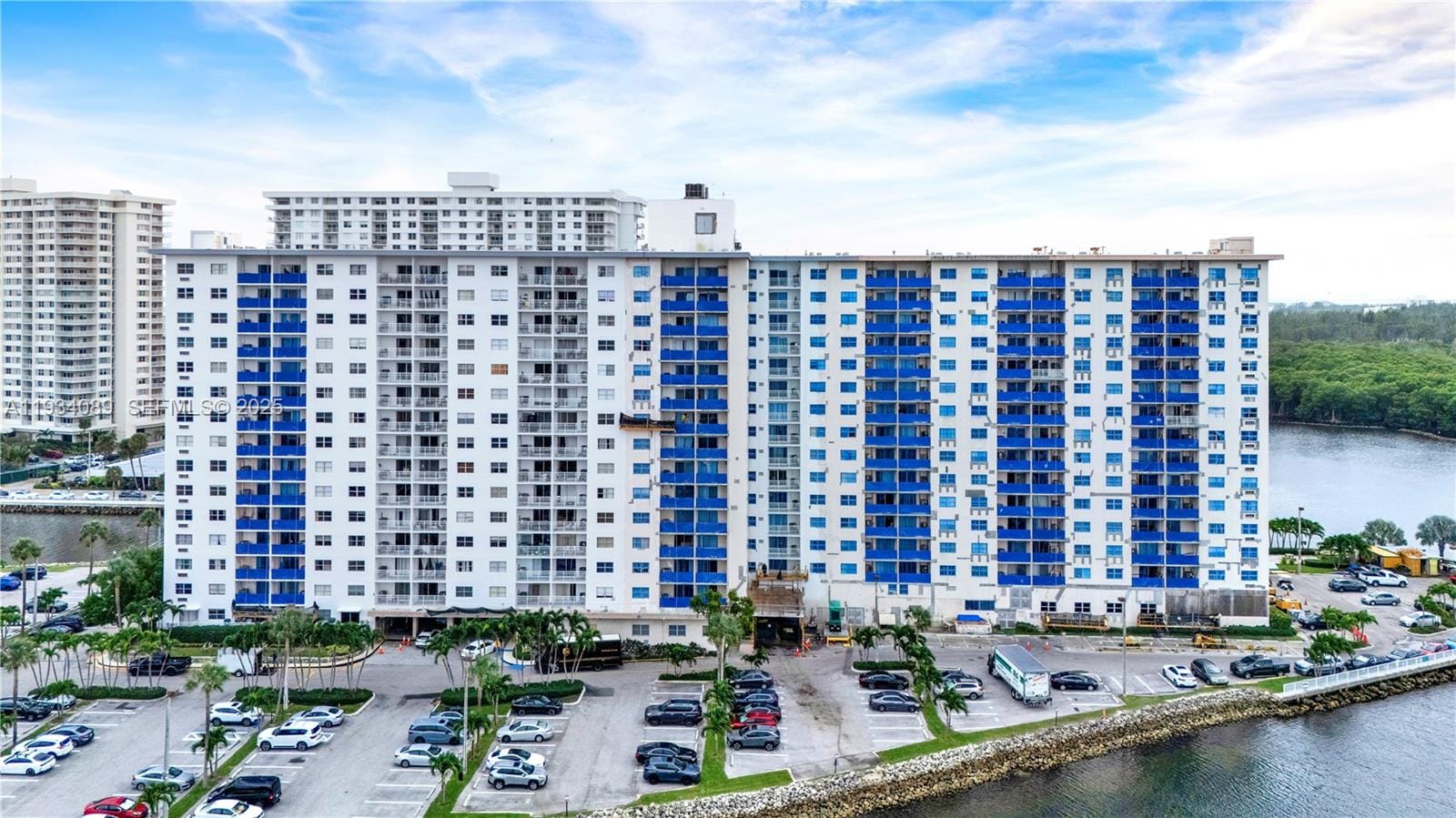 400 Kings Point Drive 1604 — photo 6