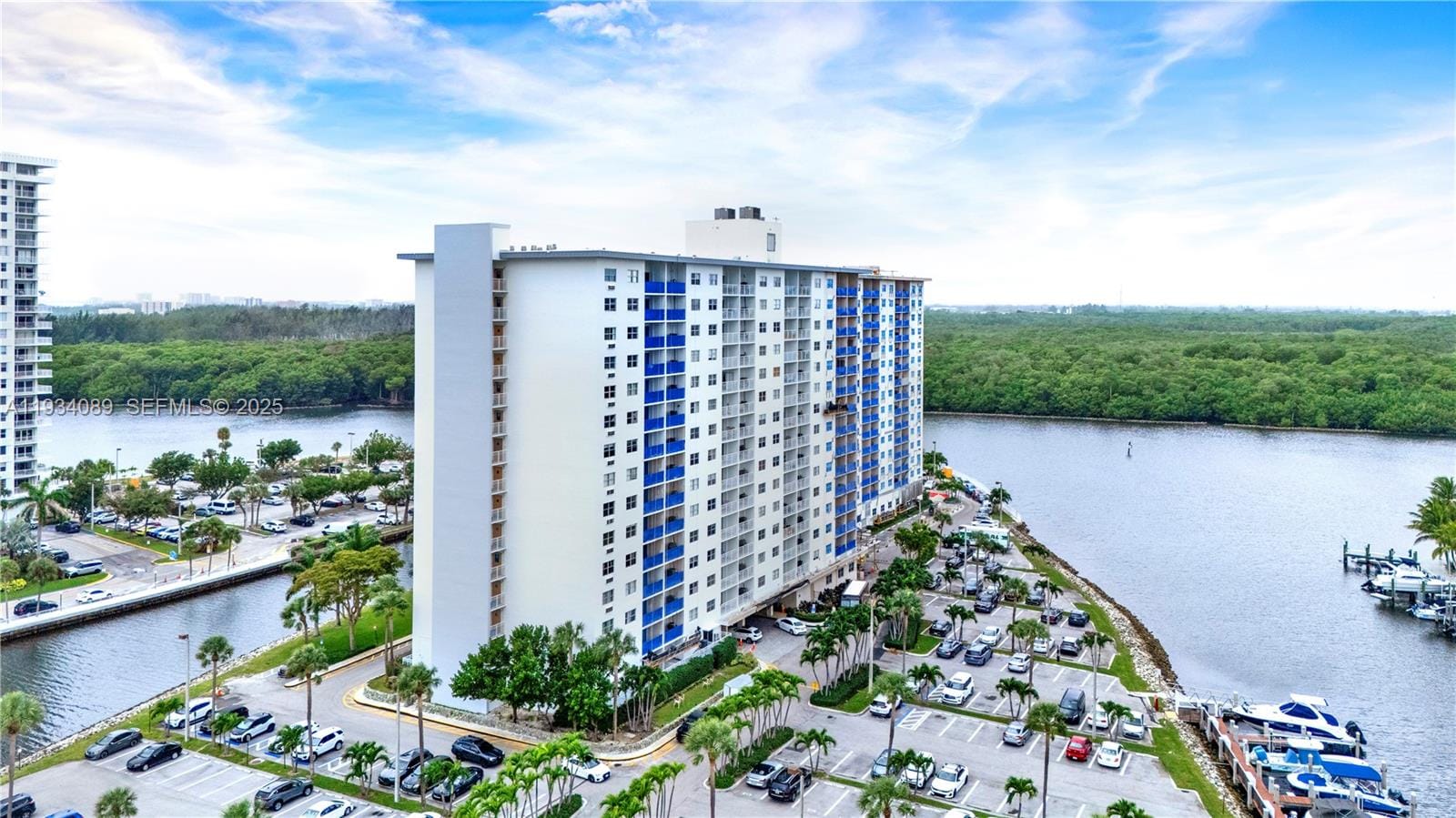 400 Kings Point Drive 1604 — photo 8
