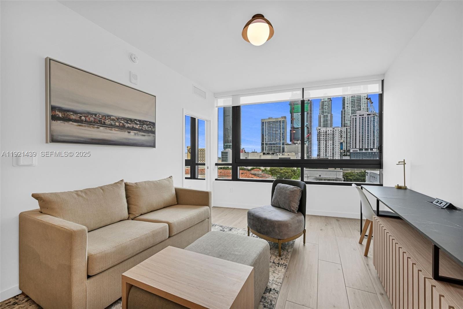225 N Miami Avenue 901 — photo 11