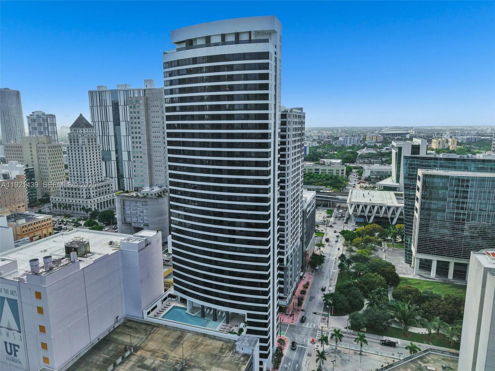225 N Miami Avenue 901 — photo 4