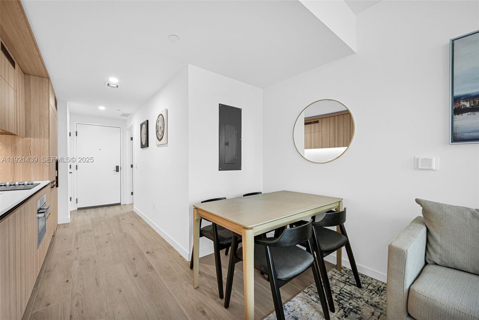225 N Miami Avenue 901 — photo 9