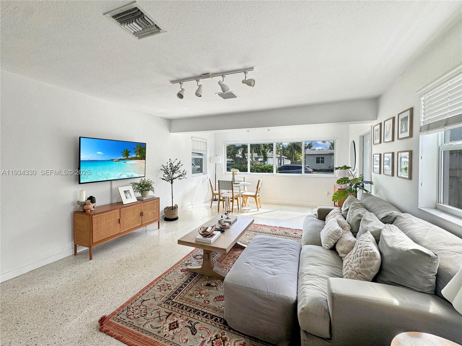 640 SW 6th Street, Hallandale Beach, FL 33009 photo 1