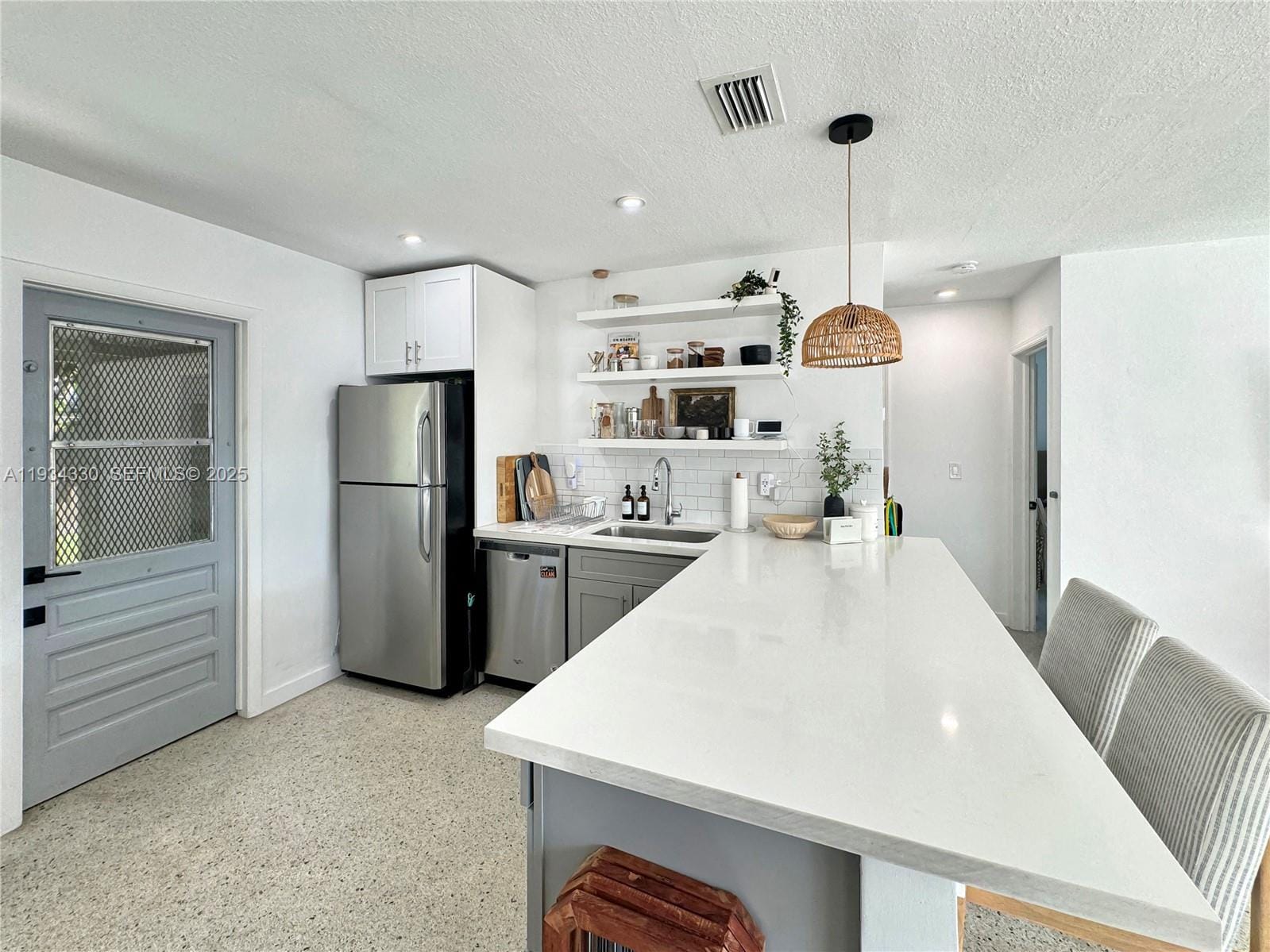 640 SW 6th Street, Hallandale Beach, FL 33009 photo 9