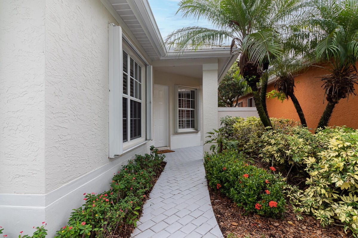 2432 SW Brookwood Lane — photo 4
