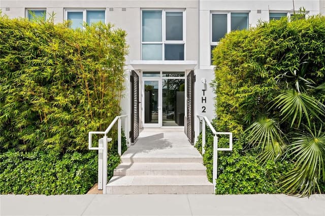 401 N Birch Road TH2, sold in Tiffany House Condo, Fort Lauderdale, FL
