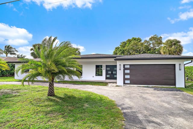 7523 Pine Tree Lane, sold in Lake Clarke Isle 3, Lake Clarke Shores, FL