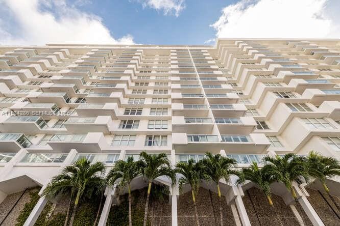 5601 Collins Avenue 1019 — photo 8