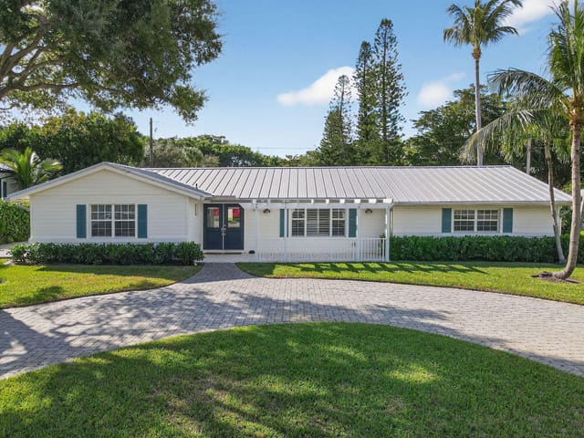 700 Lakeside Circle, sold in Yacht Club, Hypoluxo, FL