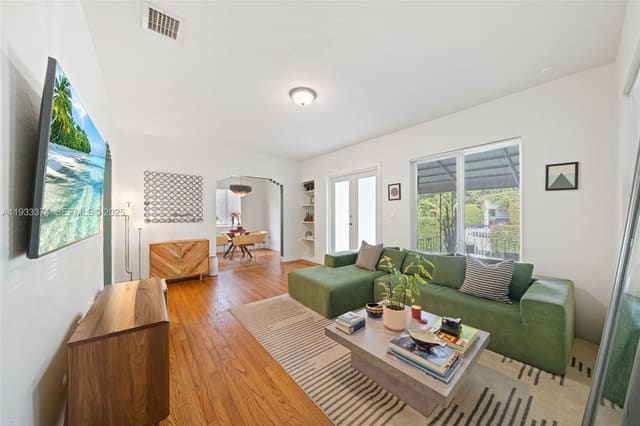 272 NW 42nd Street, sold in Columbia Park Corr Pl, Miami, FL