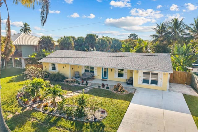 1805 Plover Avenue, sold in Surfside Unit 1 Subdivision, Fort Pierce, FL
