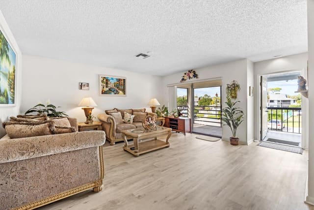 1250 SE Parkview Place C6, sold in Parkview Condo, Stuart, FL