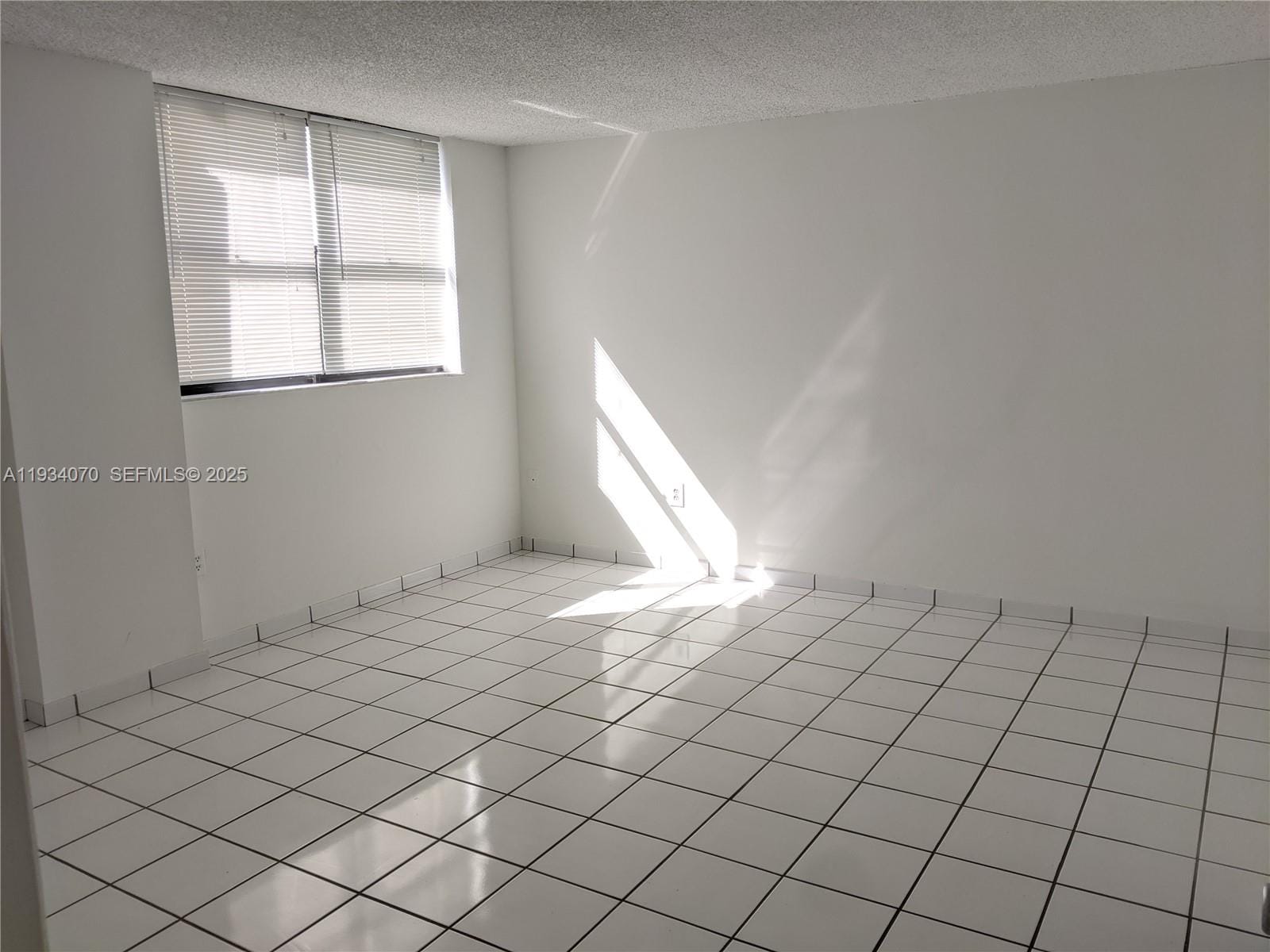 1623 Collins Avenue 218 — photo 11