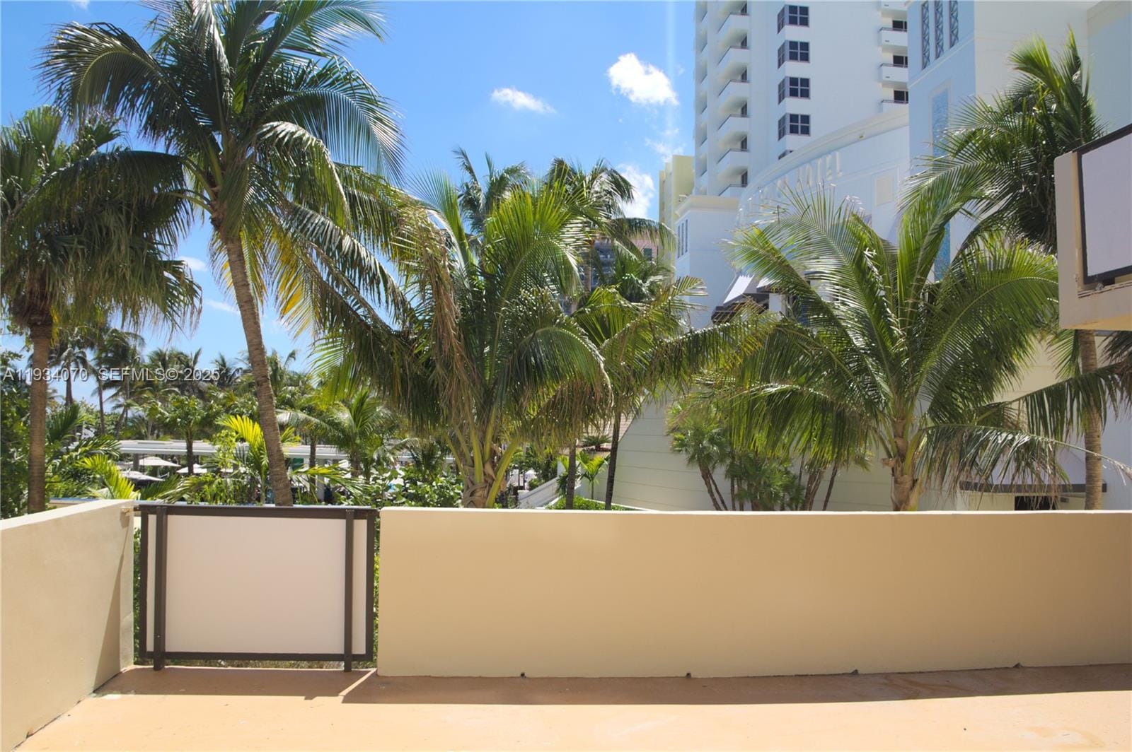 1623 Collins Avenue 218 — photo 3