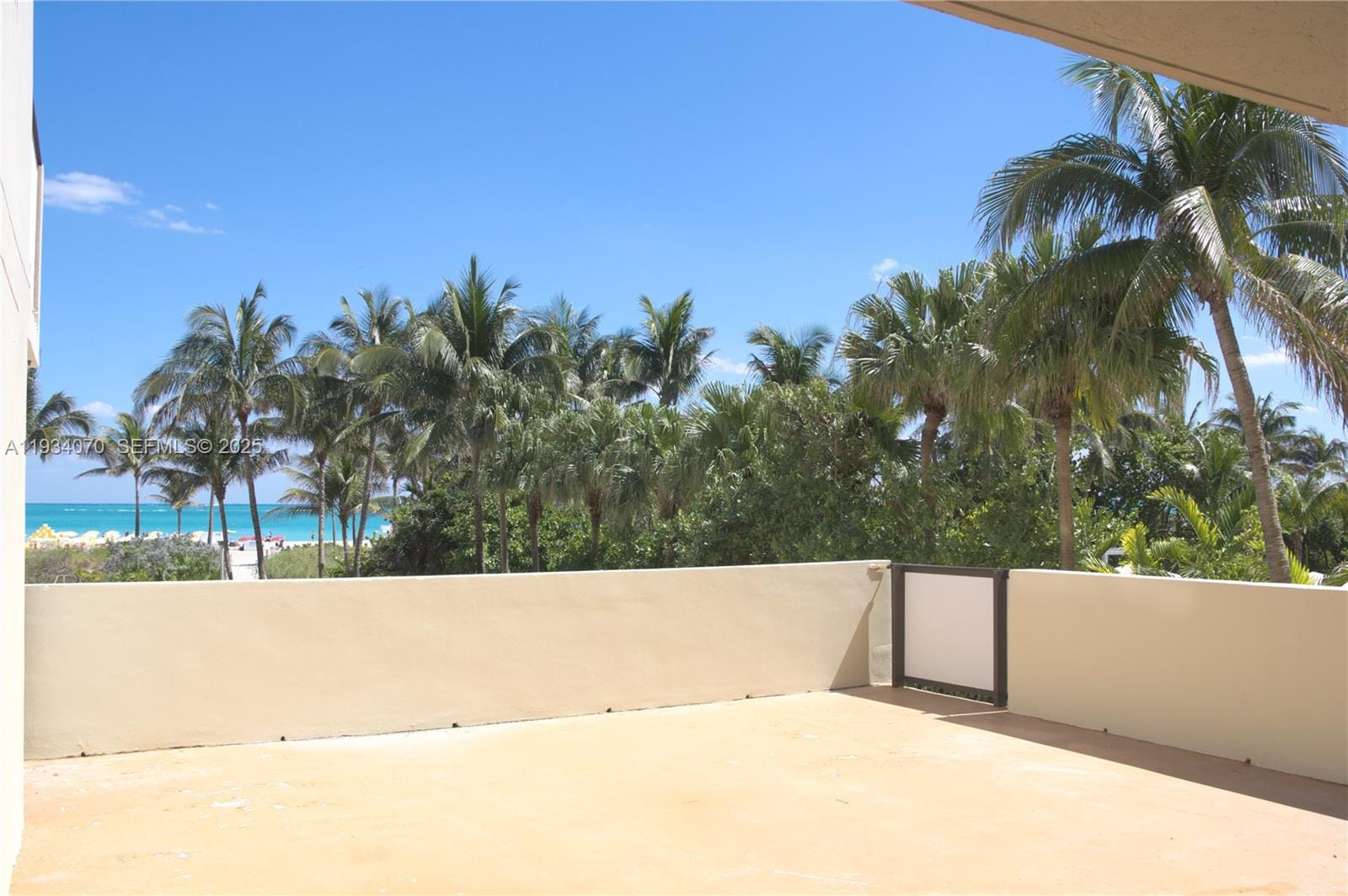 1623 Collins Avenue 218 — photo 4